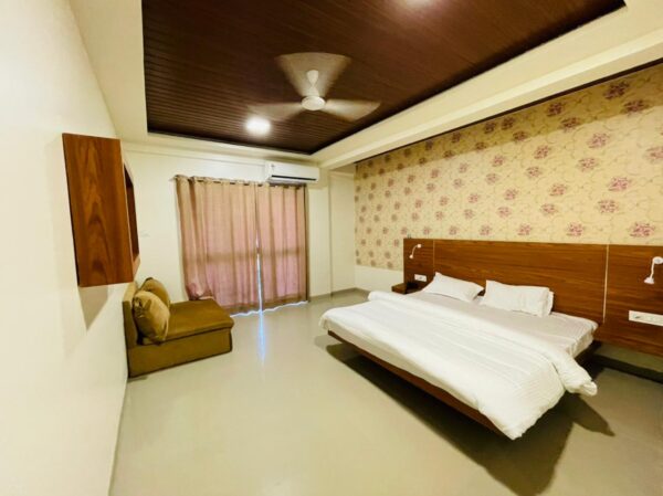LT Villa 14 BHK - Image 7