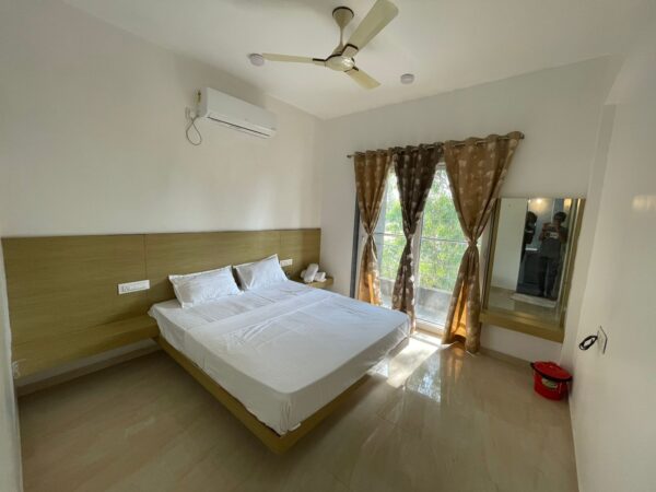 Shivani Villa 4BHK - Image 11