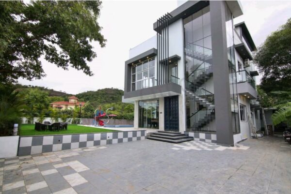 Premium 5BHK Private Villa