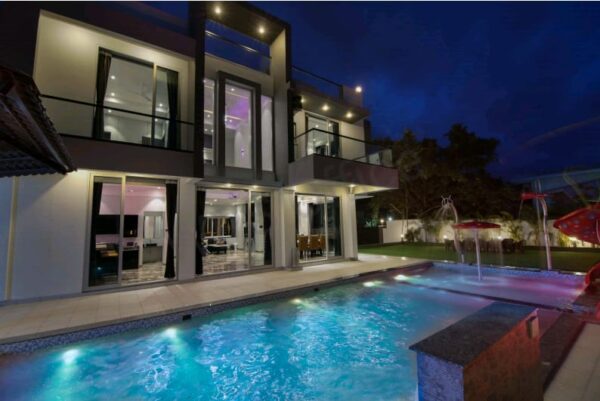 Premium 5BHK Private Villa - Image 8