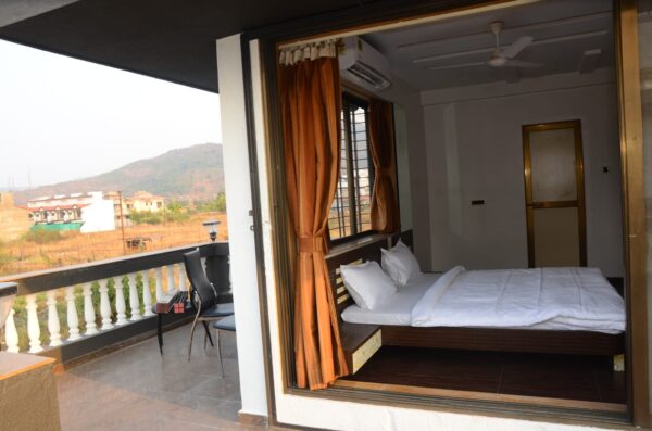 Shanti Super Luxurious 5BHK - Image 3