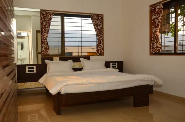 Shanti Super Luxurious 5BHK - Image 6